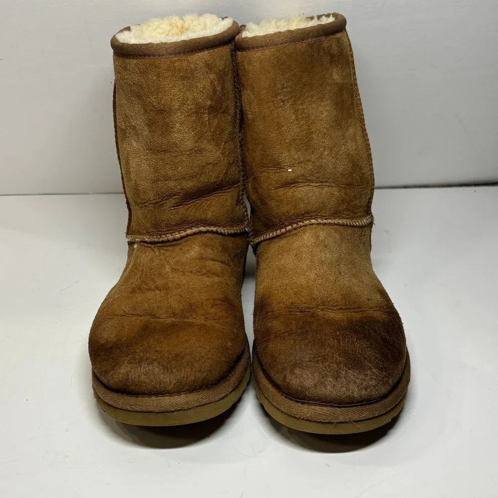 UGG Classic Short Boots Women‎ Size 6 Chestnut Brown Sheepskin Shearling